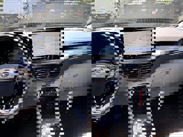 New 2025 Ford Escape SE w/ Class II Trailer Tow Package FWD image 23