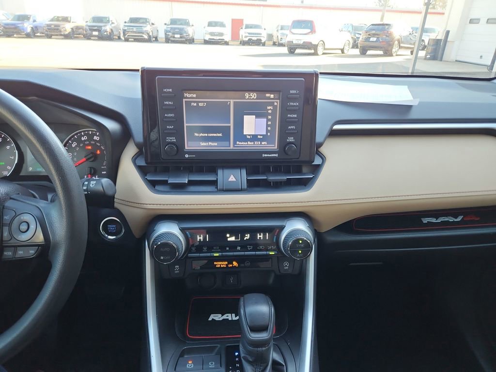 Used 2020 Toyota RAV4 XLE image 16