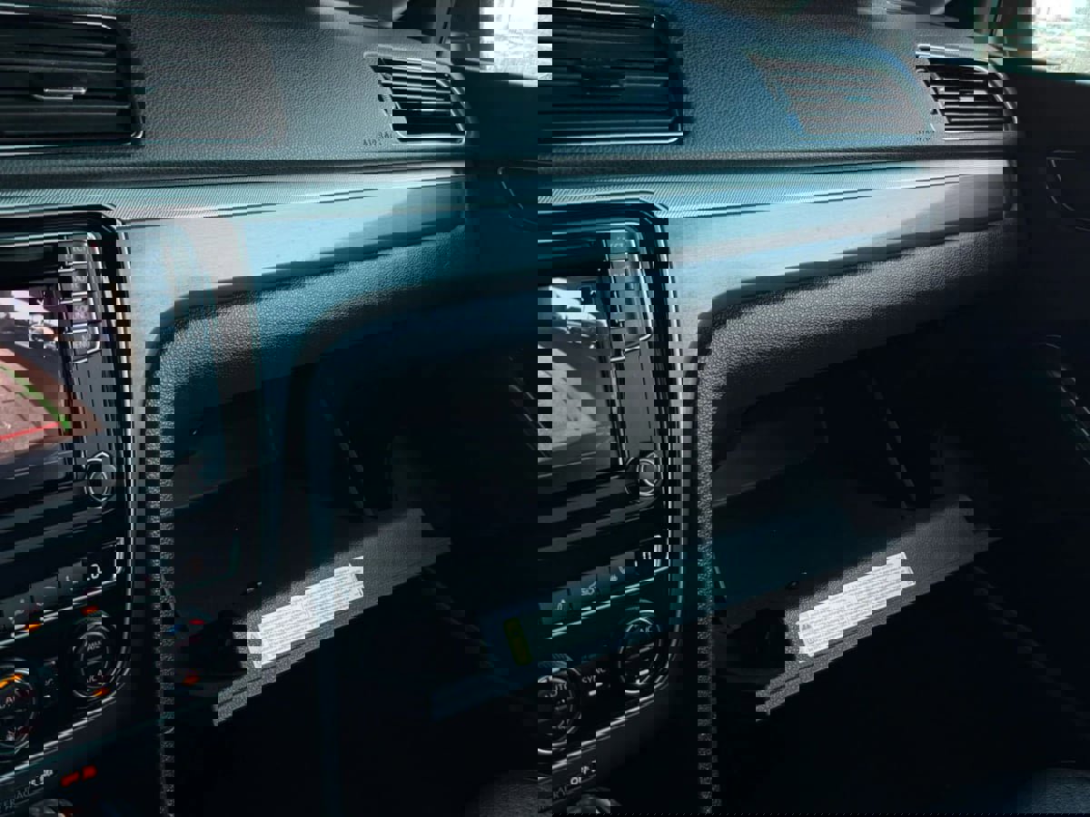 Used 2017 Volkswagen Passat 1.8T R-Line image 55