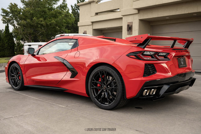 Used 2023 Chevrolet Corvette Stingray Premium Conv w/ Z51 Performance Package RWD image 16