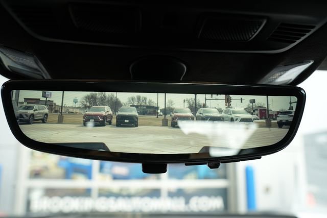 Used 2025 Chevrolet Corvette Z06 image 24