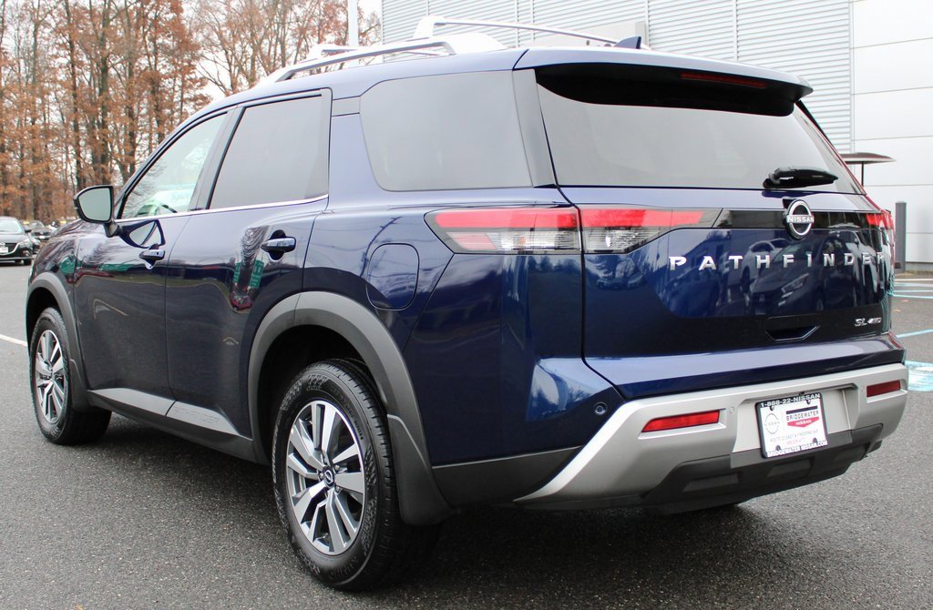 Certified 2024 Nissan Pathfinder SL image 7