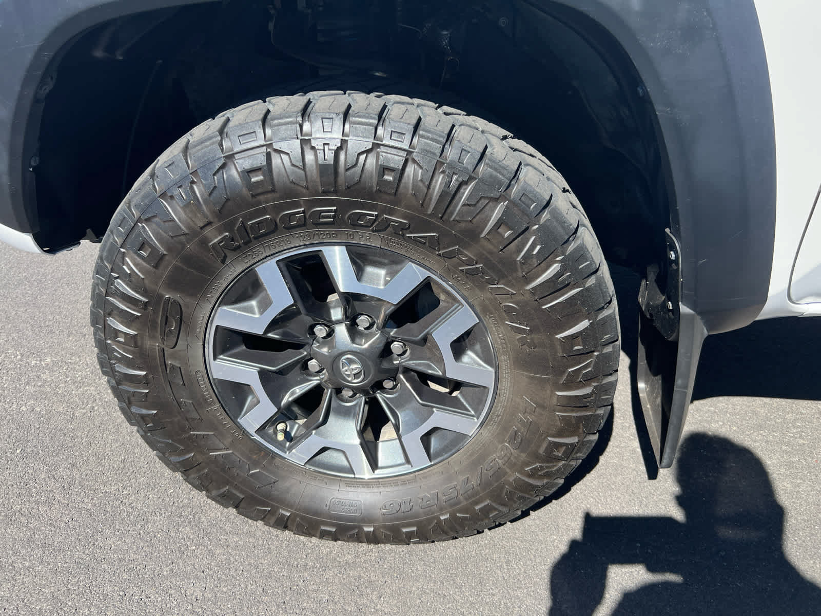 Certified 2020 Toyota Tacoma TRD Off-Road w/ TRD Premium Off Road Package AWD/4WD image 6