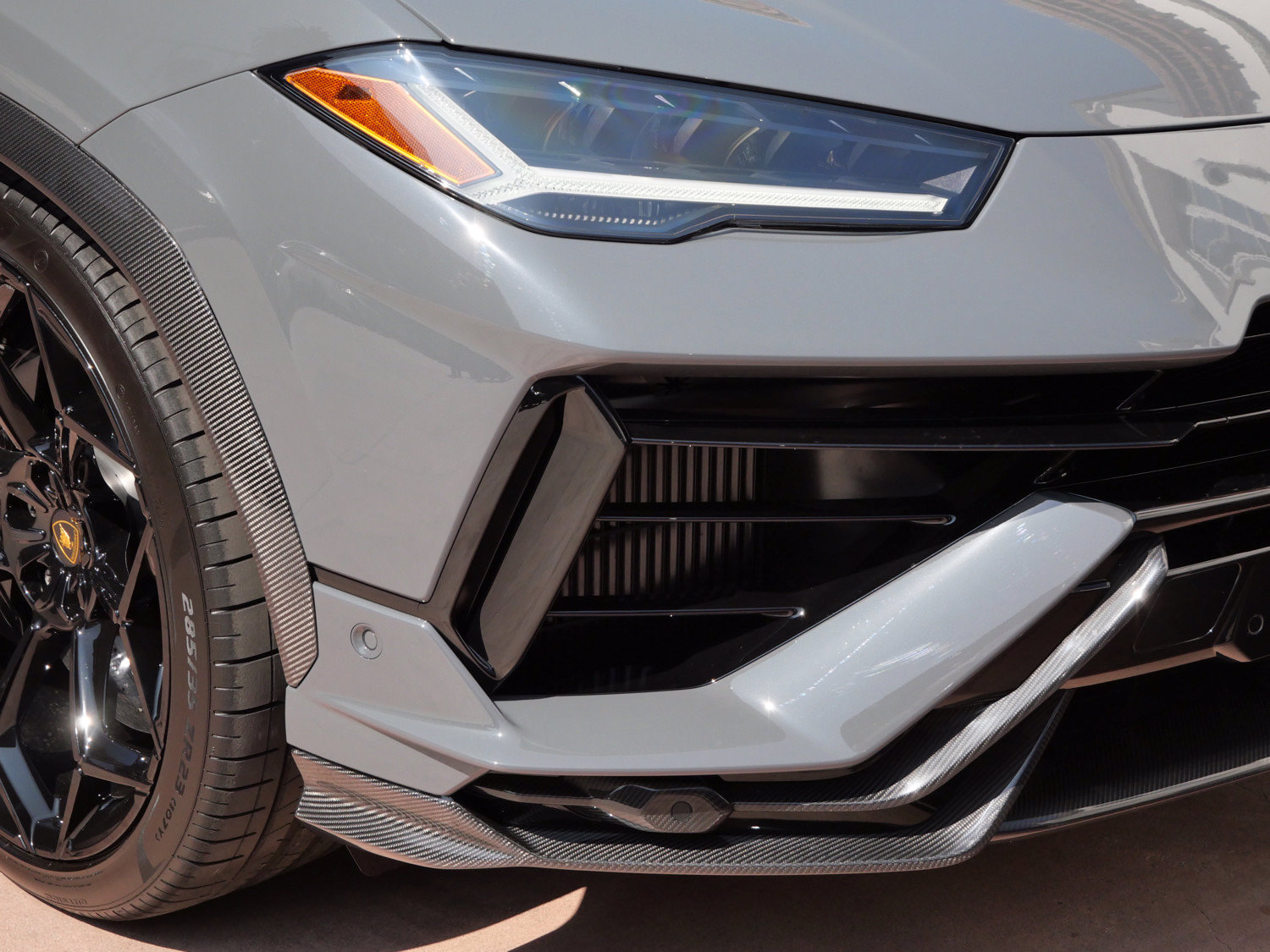 Used 2024 Lamborghini Urus Performante AWD/4WD image 19