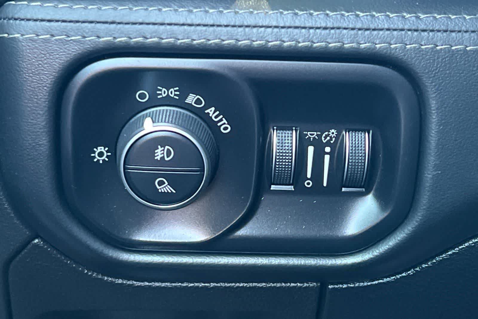 Used 2020 RAM 1500 Limited RWD image 34