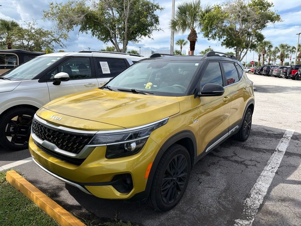 Certified 2022 Kia Seltos Nightfall Edition AWD/4WD image 13