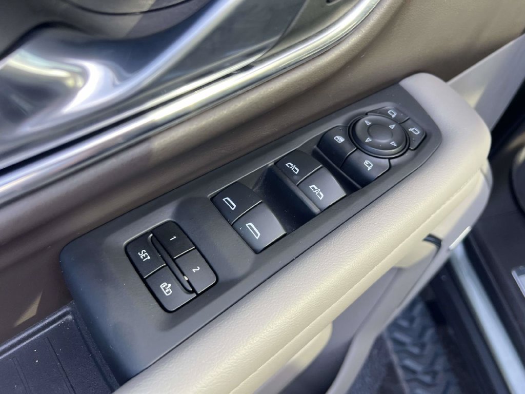 Used 2023 Chevrolet Tahoe Z71 w/ Z71 Off-Road Package AWD/4WD image 20
