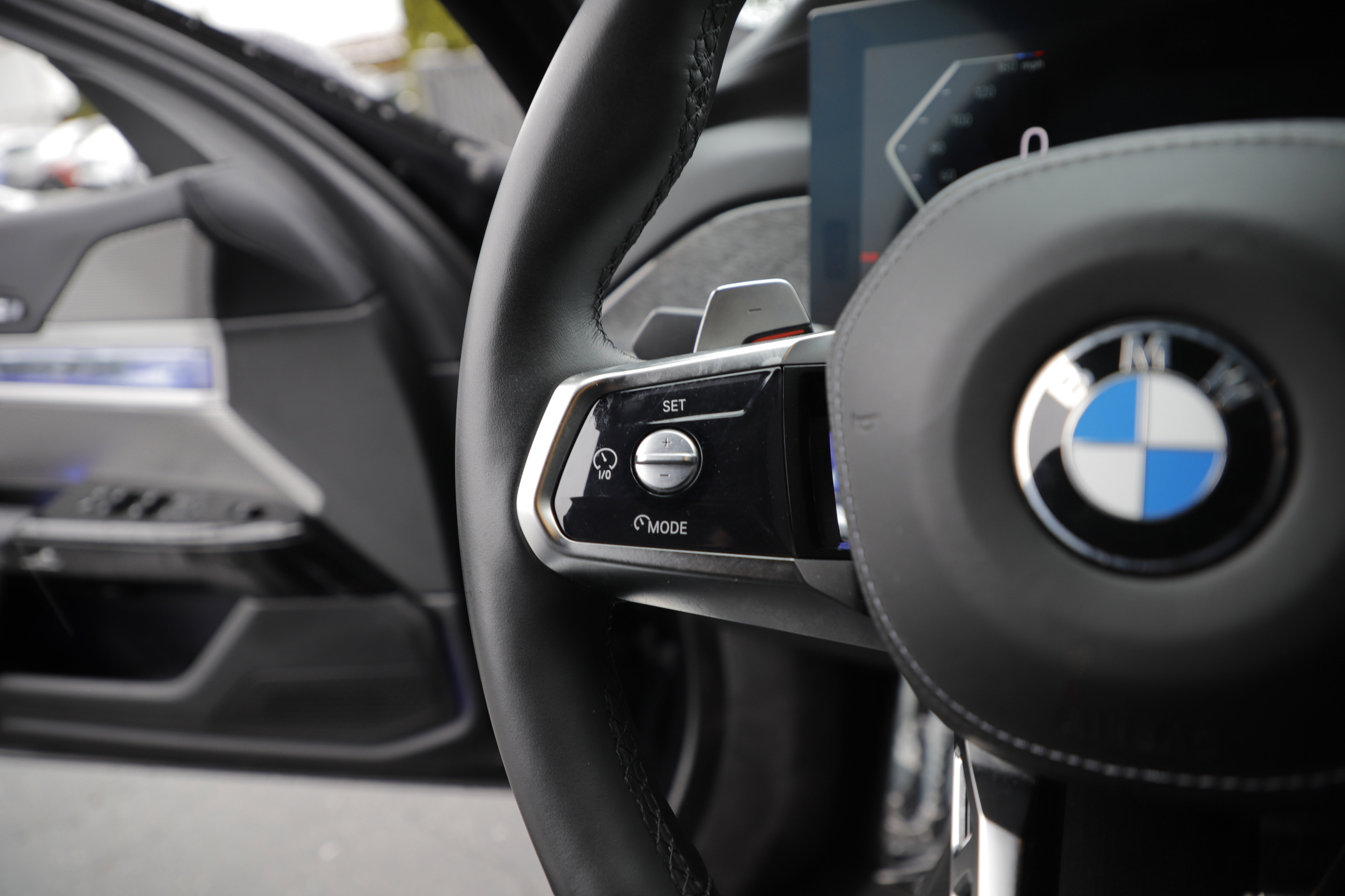 Used 2024 BMW 760i xDrive image 21