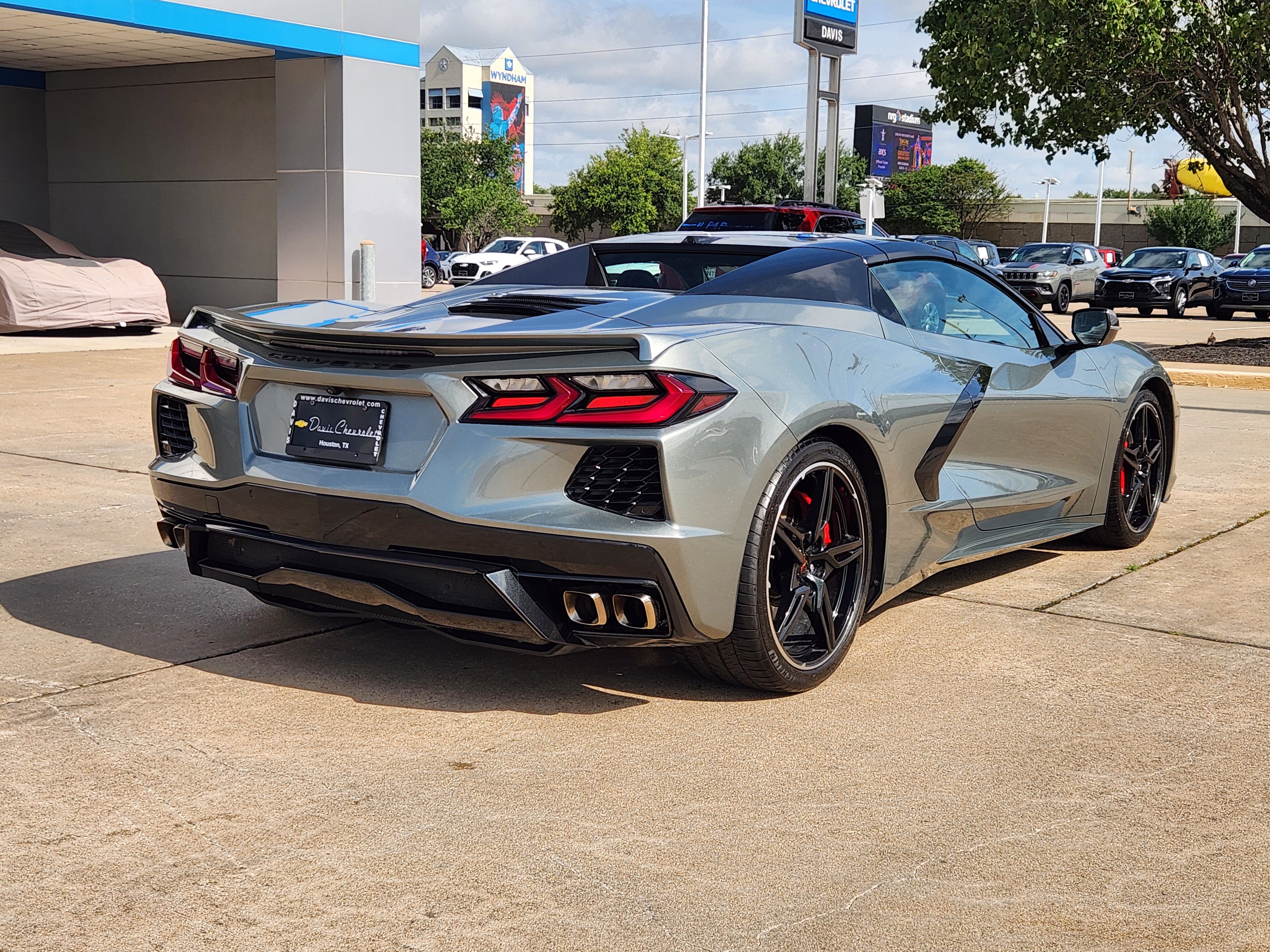 Used 2023 Chevrolet Corvette Stingray Premium Conv w/ Z51 Performance Package RWD image 6