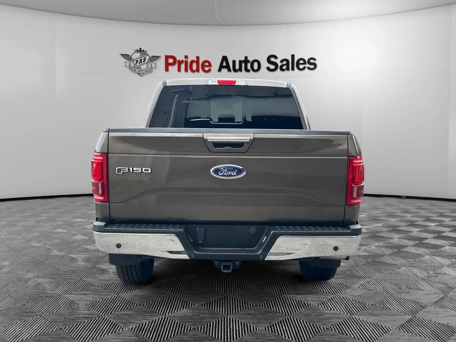 Used 2015 Ford F150 Lariat w/ Equipment Group 502A Luxury AWD/4WD image 6