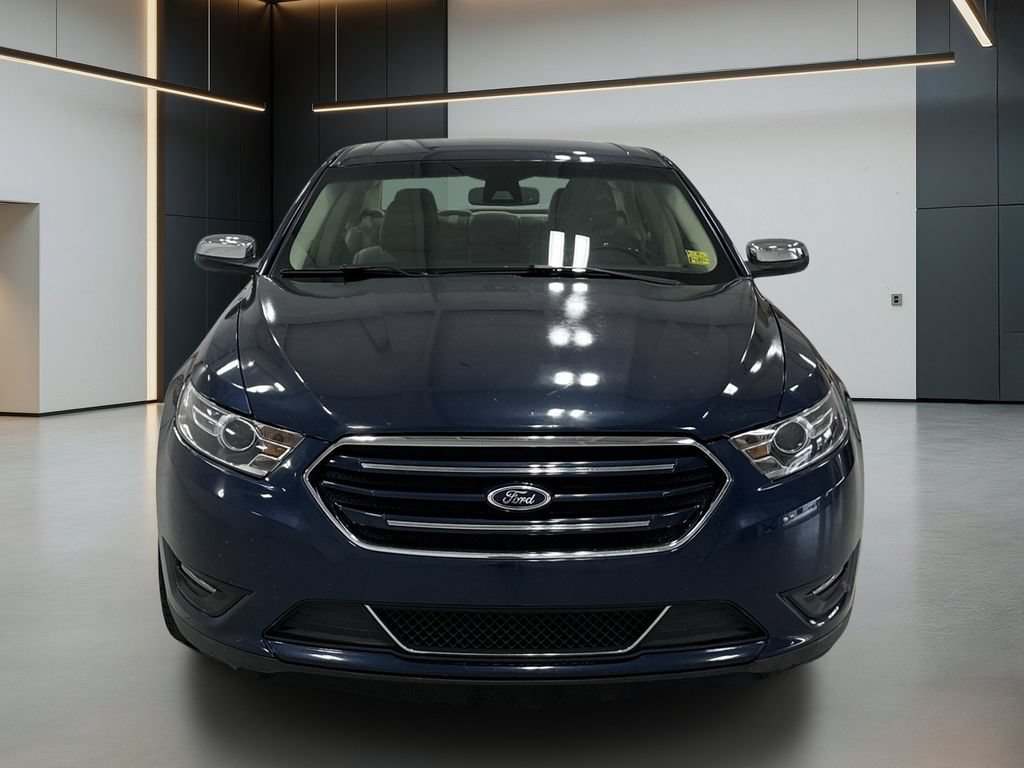 Used 2016 Ford Taurus Limited w/ Equipment Group 301A FWD image 9