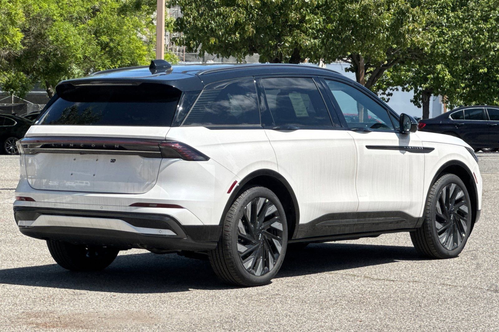 New 2026 Lincoln Nautilus Reserve image 5