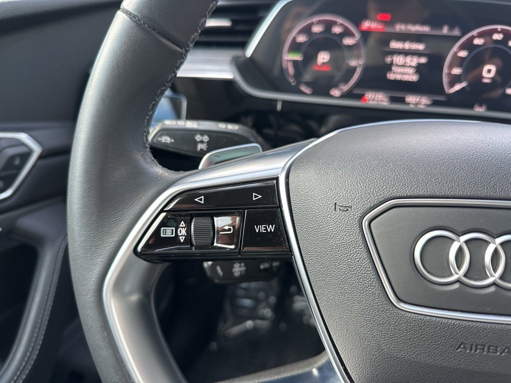 Used 2024 Audi Q8 e-tron Prestige image 33