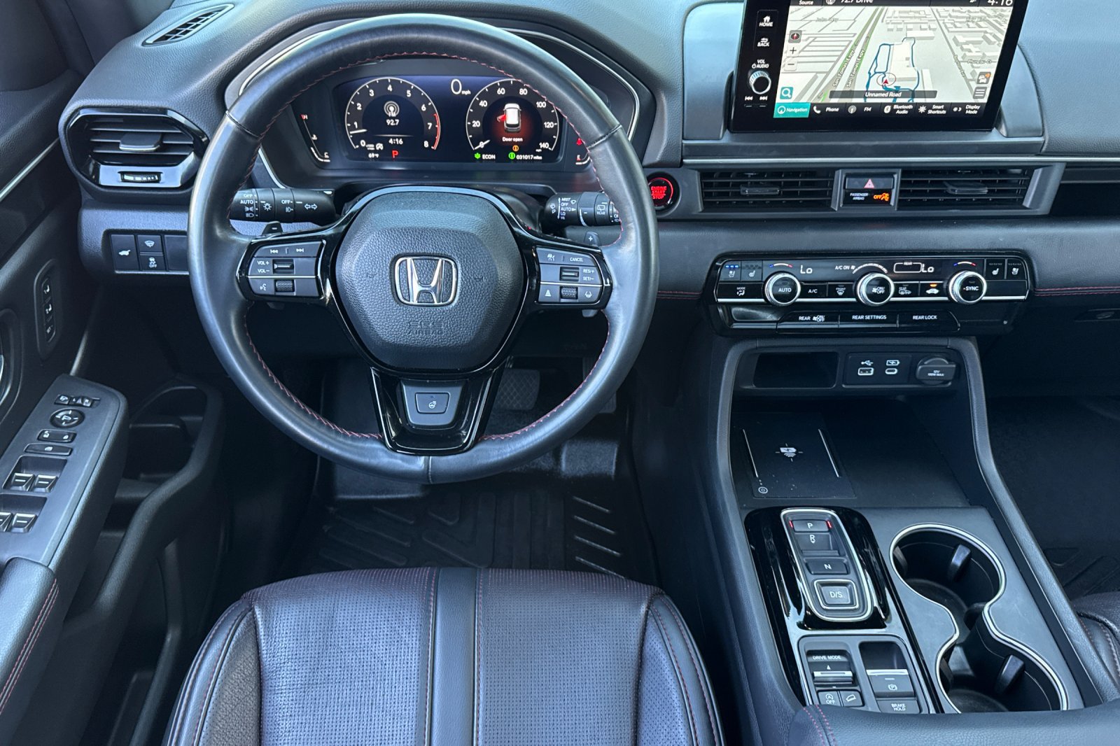 Used 2025 Honda Pilot Black Edition image 17