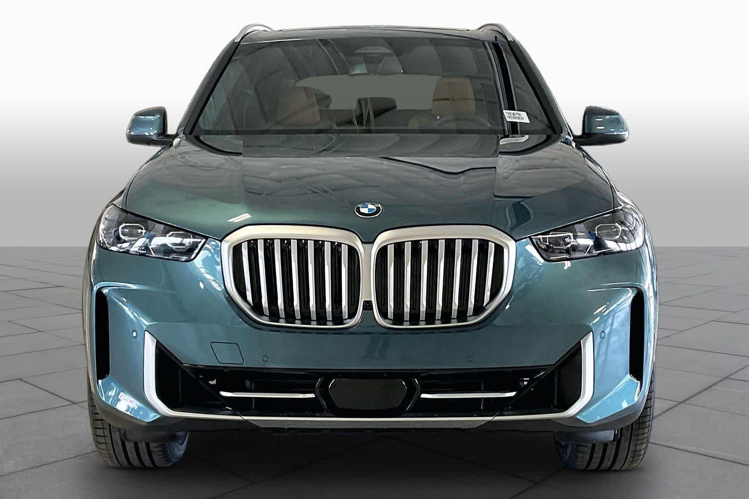 Used 2026 BMW X5 sDrive40i w/ Premium Package RWD image 3
