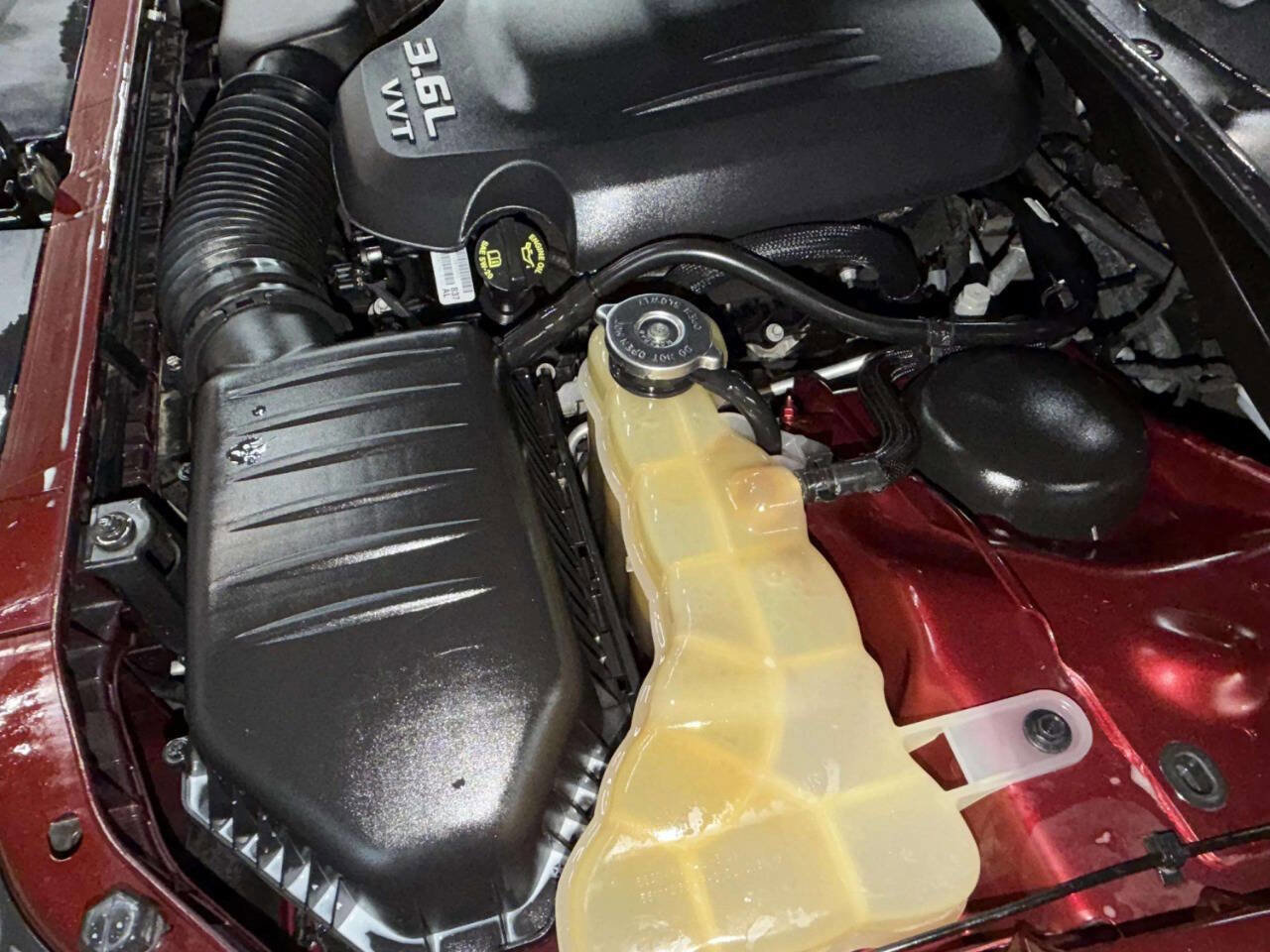 Used 2018 Dodge Challenger SXT image 19