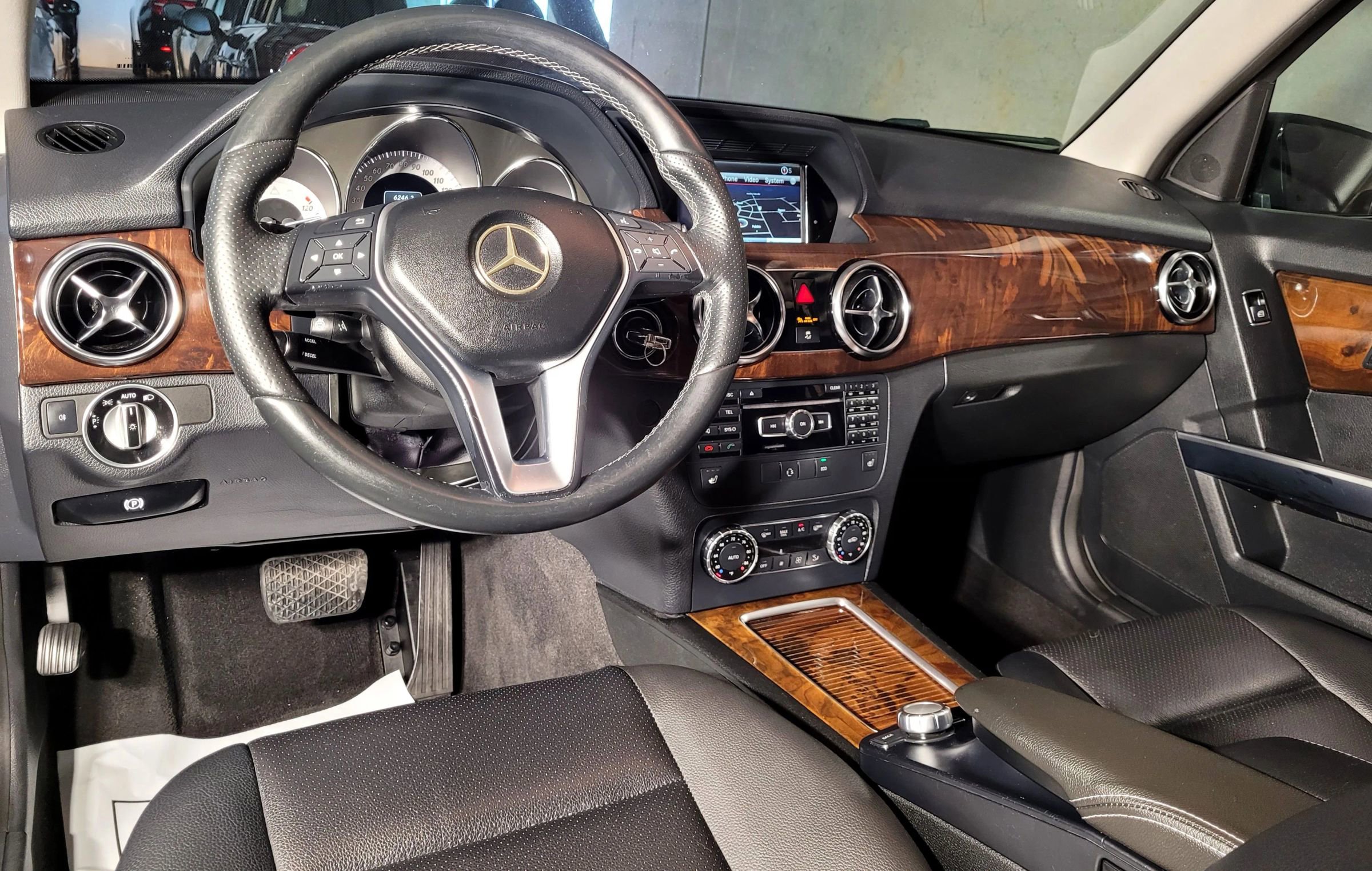 Used 2015 Mercedes-Benz GLK 350 4MATIC image 22