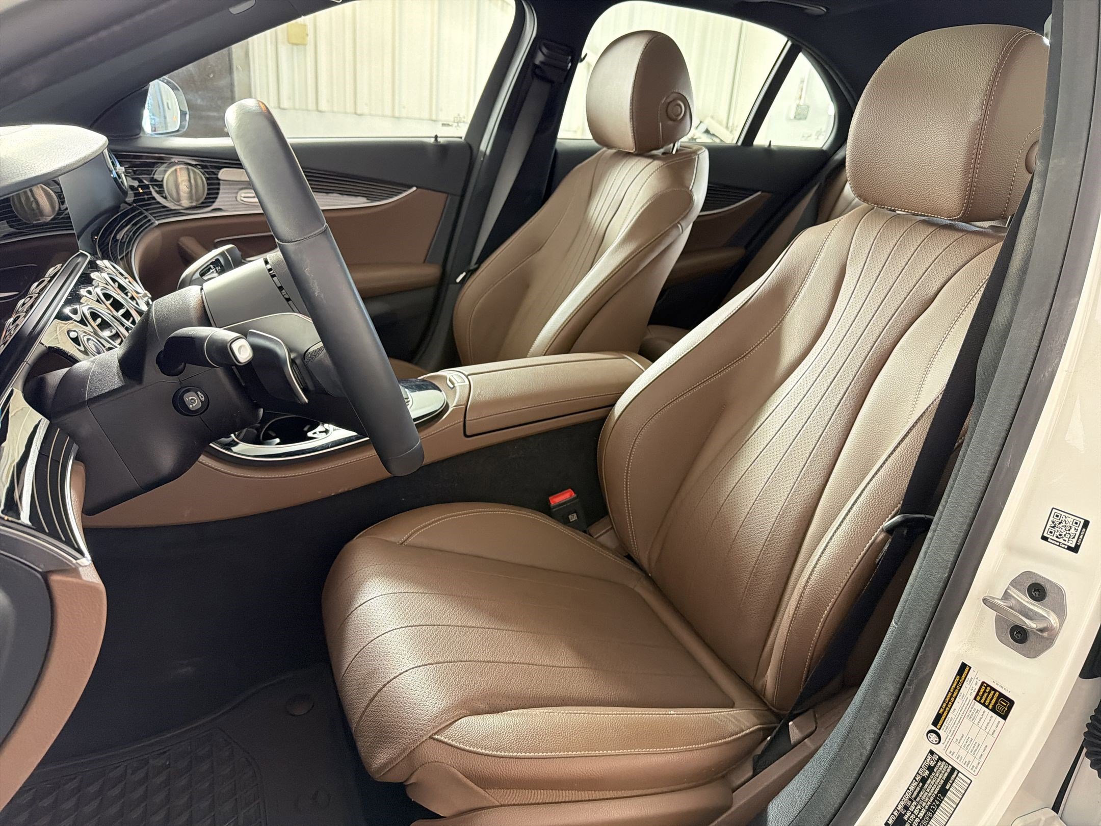 Used 2023 Mercedes-Benz E 350 4MATIC Sedan image 5