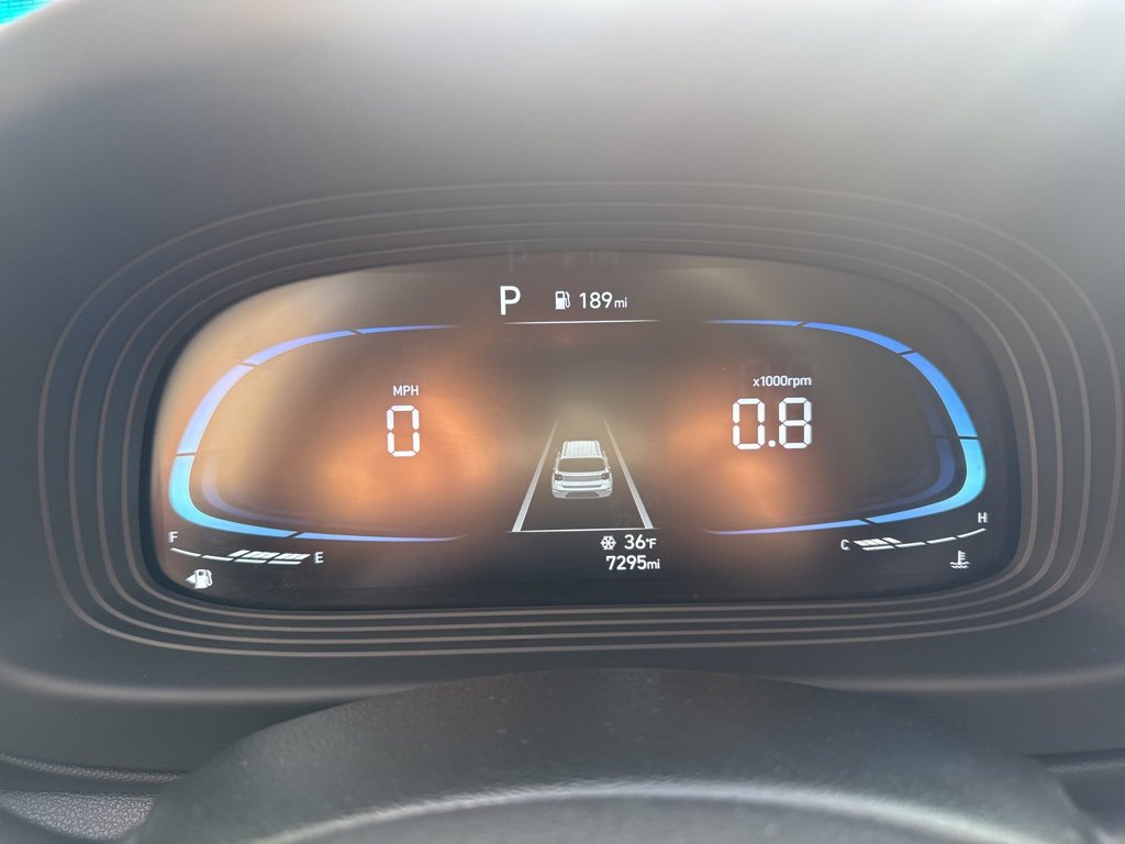 Used 2025 Hyundai Venue SEL image 18