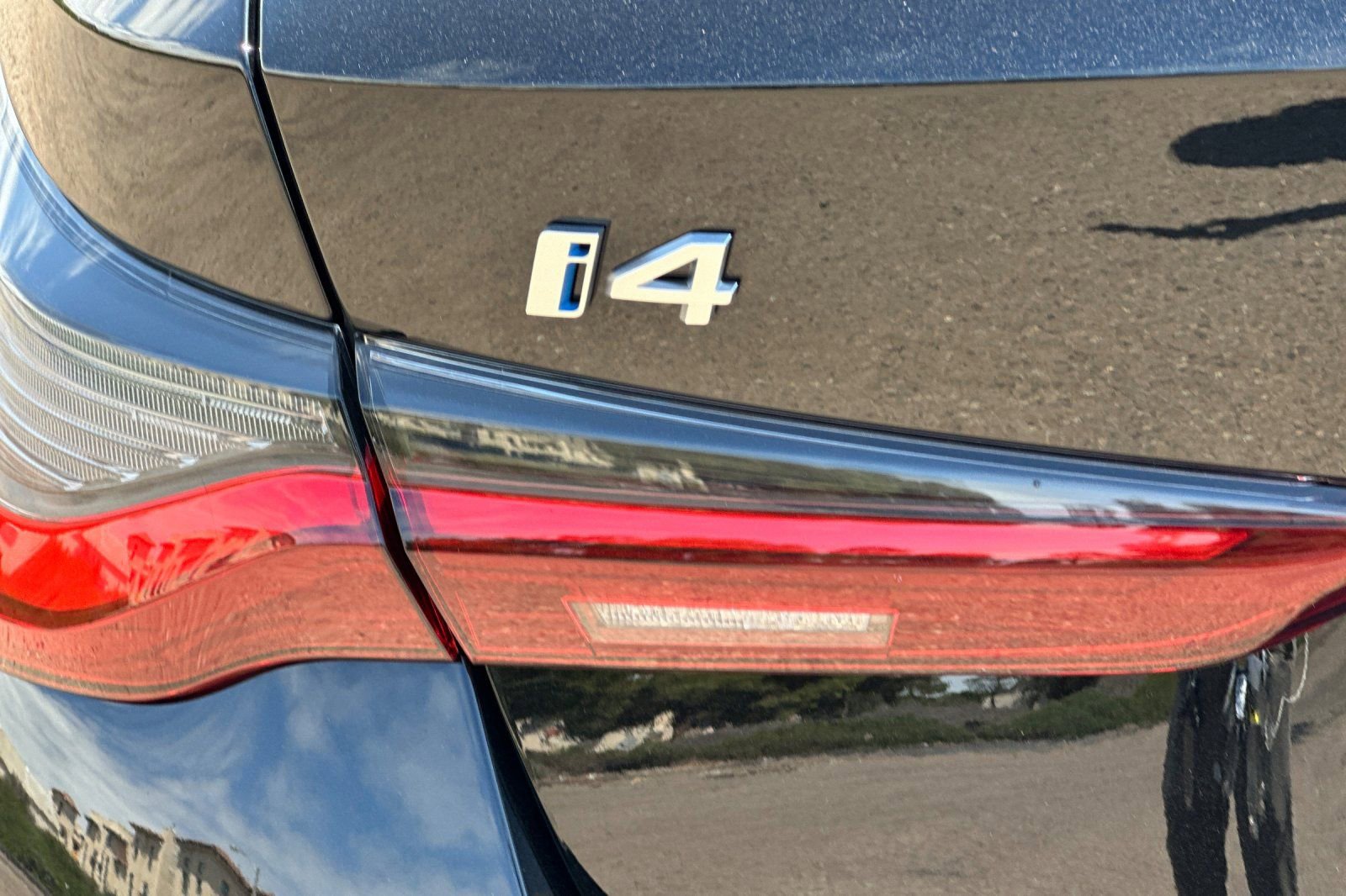 Used 2024 BMW i4 eDrive35 w/ Premium Package RWD image 32