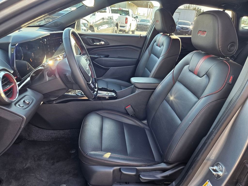 Used 2024 Chevrolet Trax RS w/ Sunroof Package image 12