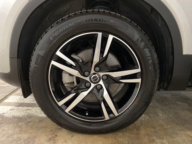 Used 2025 Volvo XC40 B5 Core AWD/4WD image 31