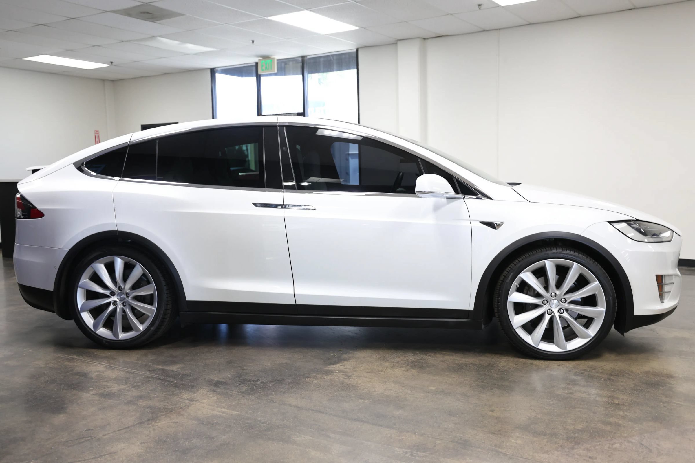 Used 2016 Tesla Model X 75D AWD/4WD image 8