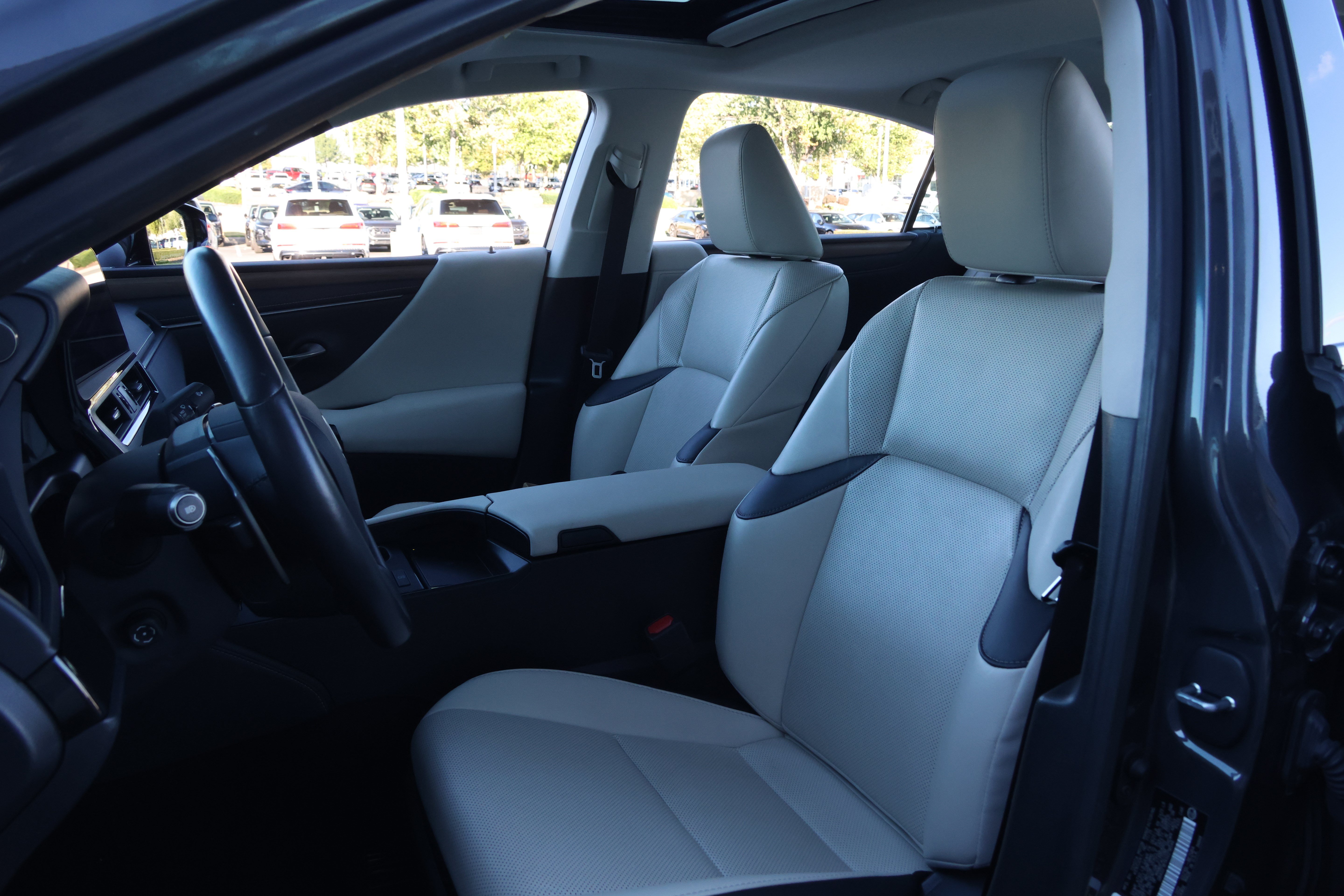 Used 2025 Lexus ES 350 w/ Premium Package FWD image 32