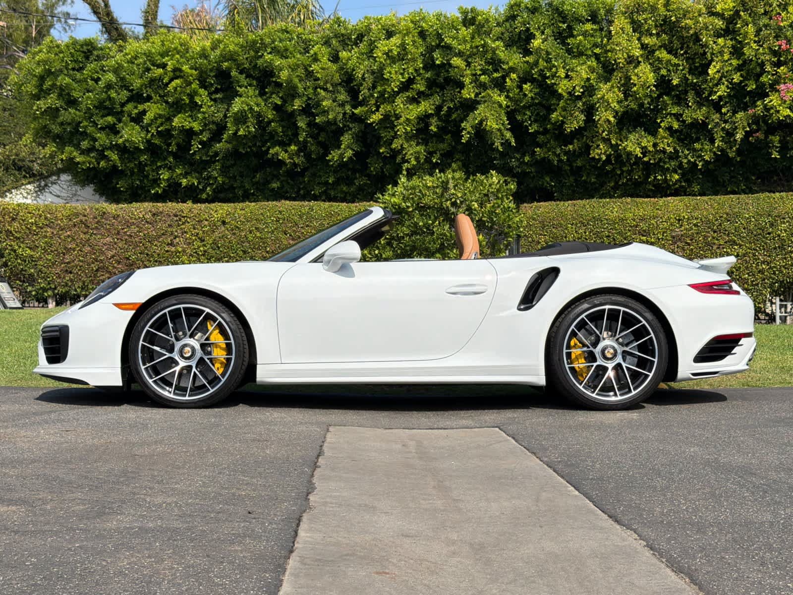 Used 2017 Porsche 911 Turbo S AWD/4WD image 2