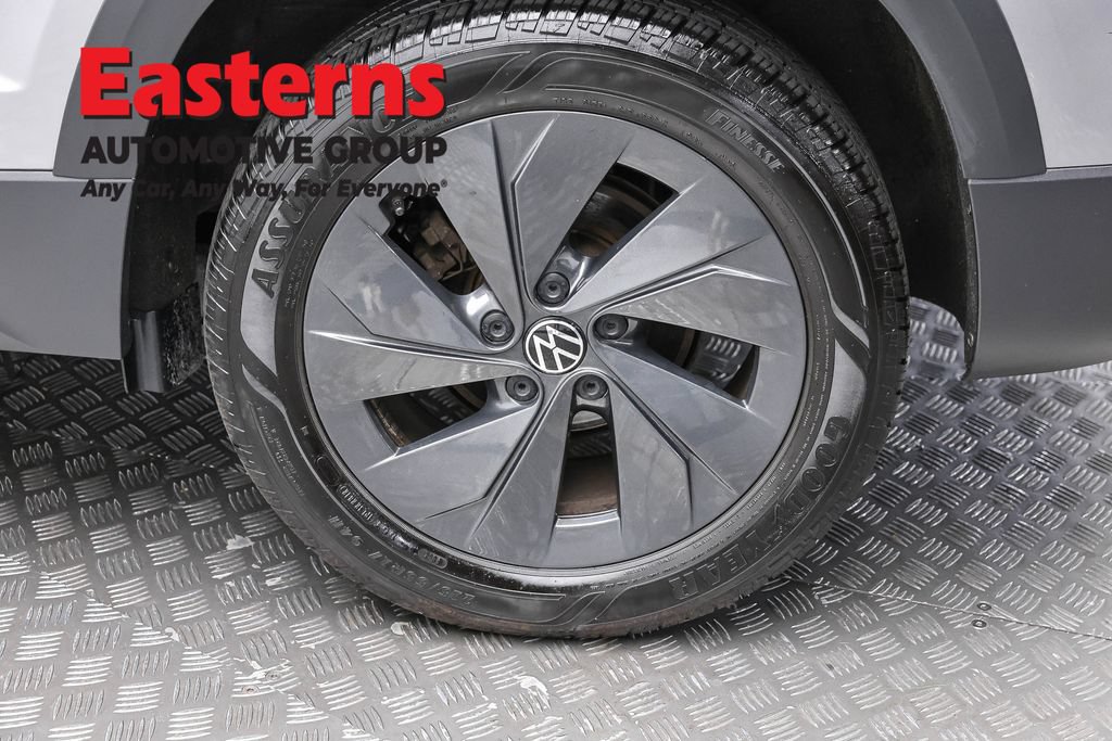Used 2025 Volkswagen Taos S FWD image 9