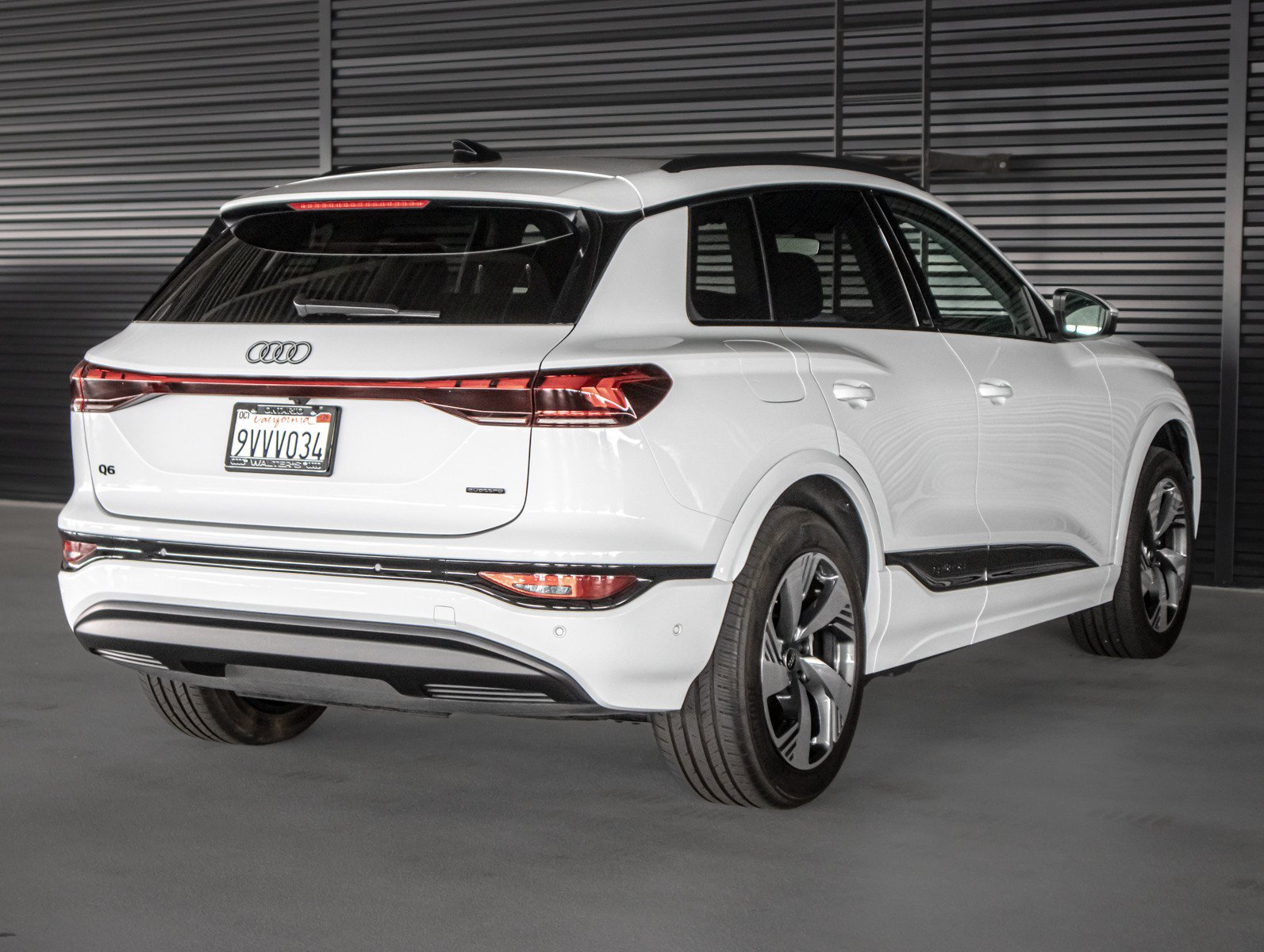Certified 2025 Audi Q6 e-tron Premium Plus w/ Premium Plus AWD/4WD image 14