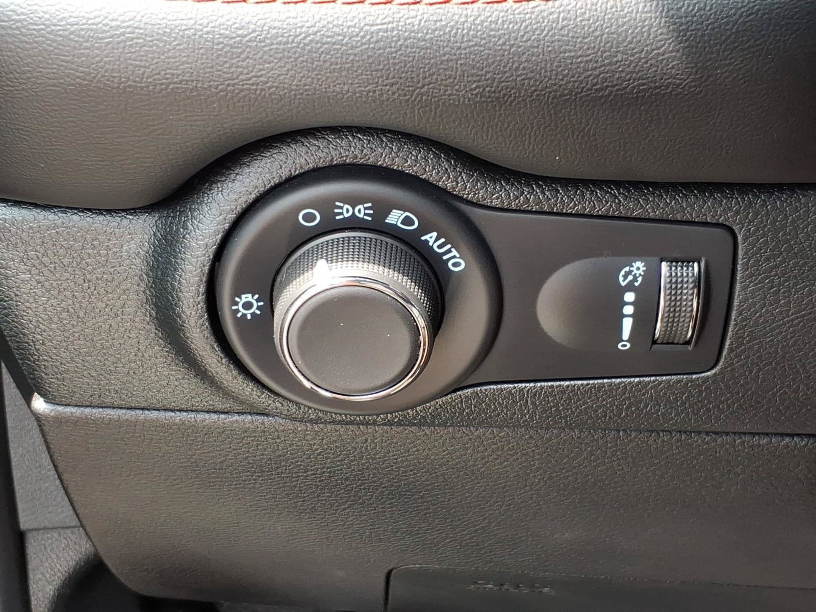 Used 2023 Dodge Durango R/T w/ Blacktop Package RWD image 16
