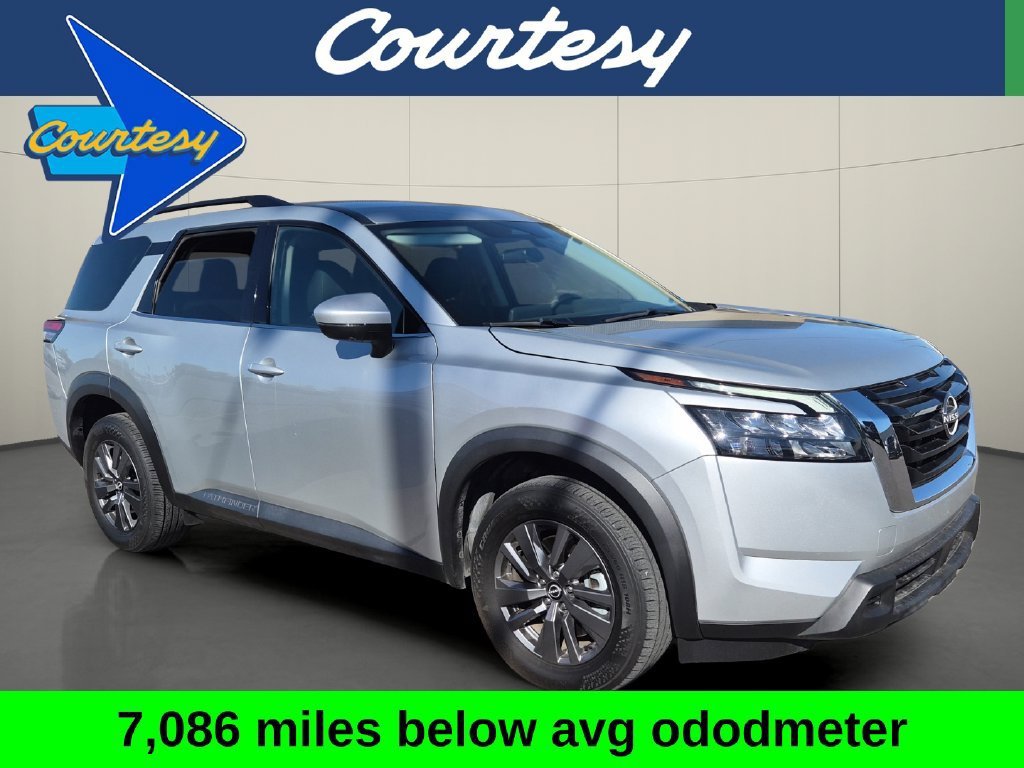 Used 2024 Nissan Pathfinder SV FWD image 1