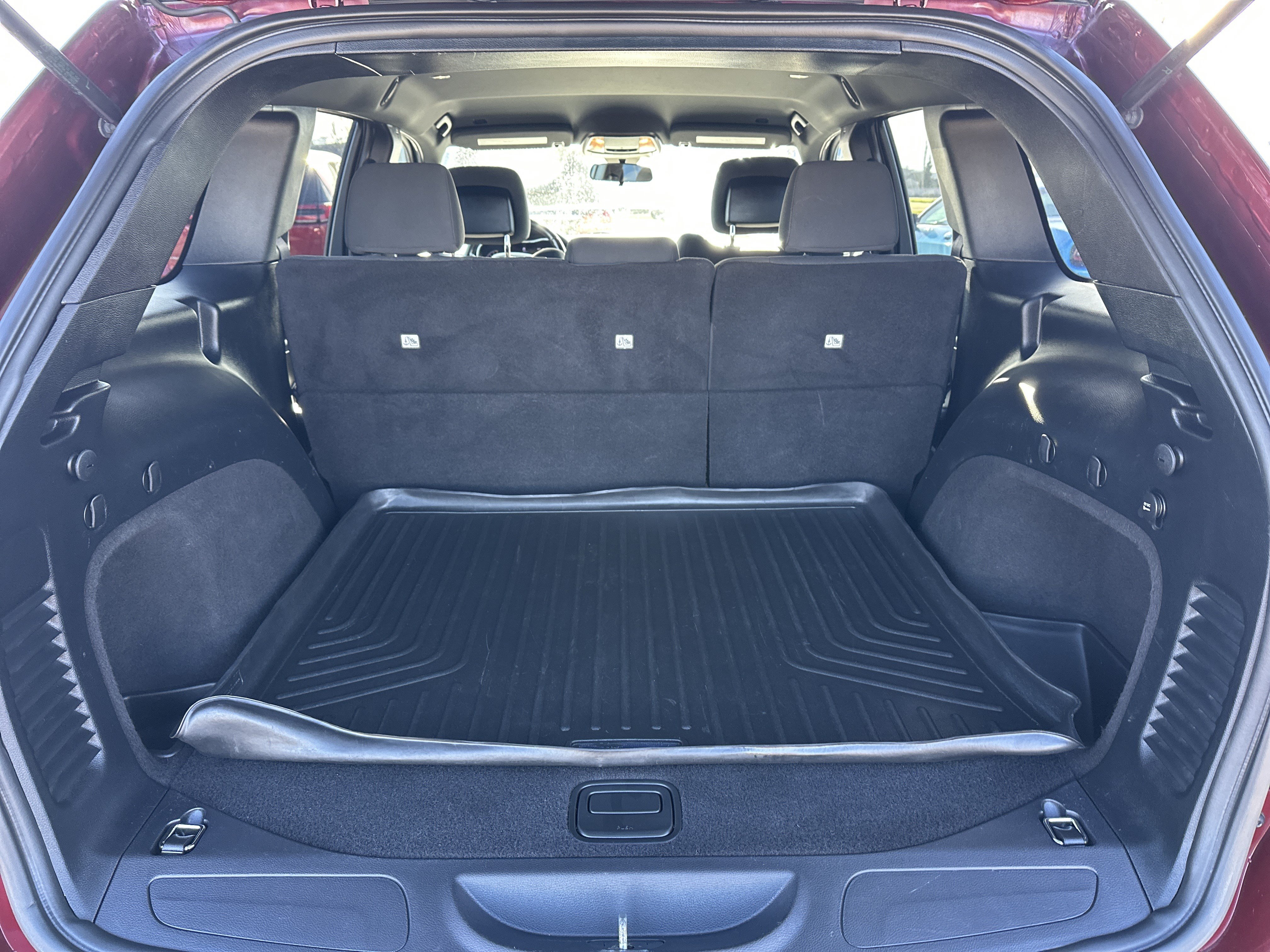 Used 2020 Jeep Grand Cherokee Laredo AWD/4WD image 5