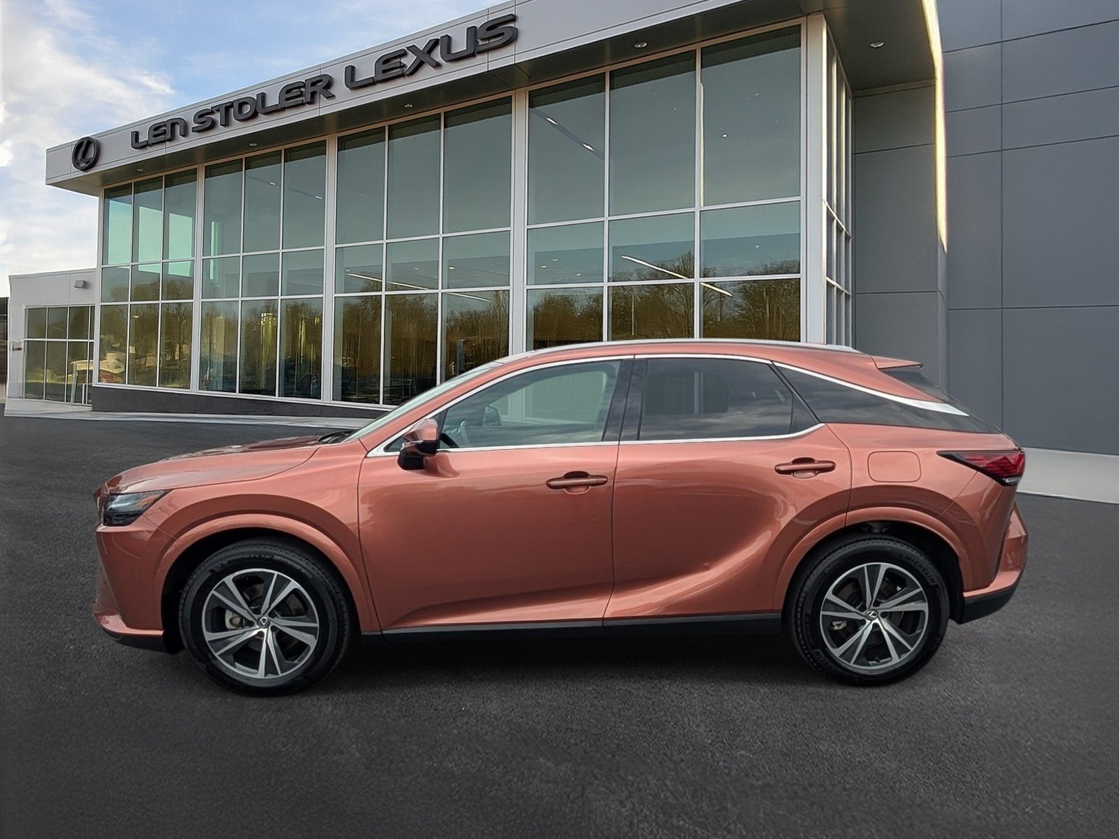 Certified 2025 Lexus RX 350 Premium w/ Accessory Package AWD/4WD image 6