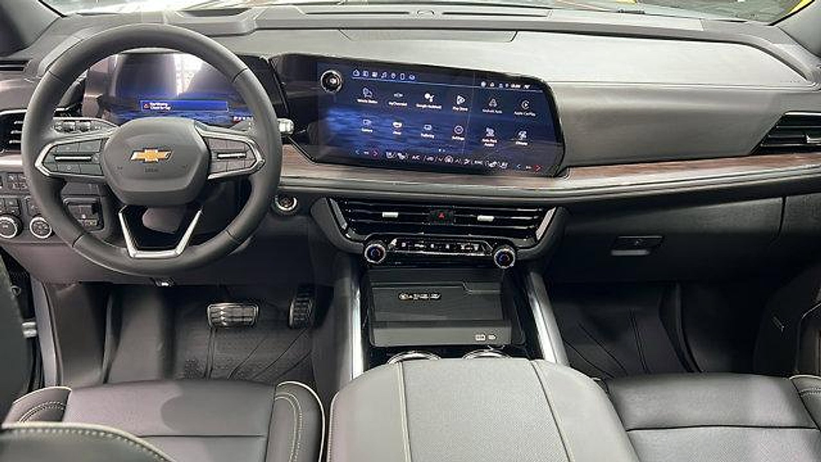 New 2025 Chevrolet Suburban Premier w/ Sun And Tow Package image 14