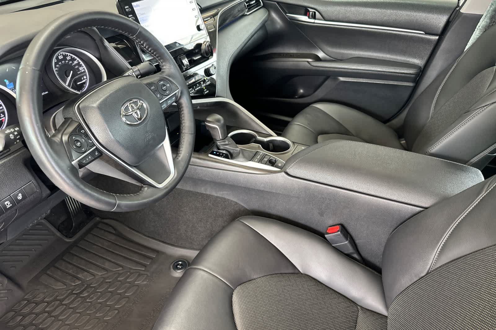 Used 2022 Toyota Camry XLE w/ Navigation Upgrade Package AWD/4WD image 11