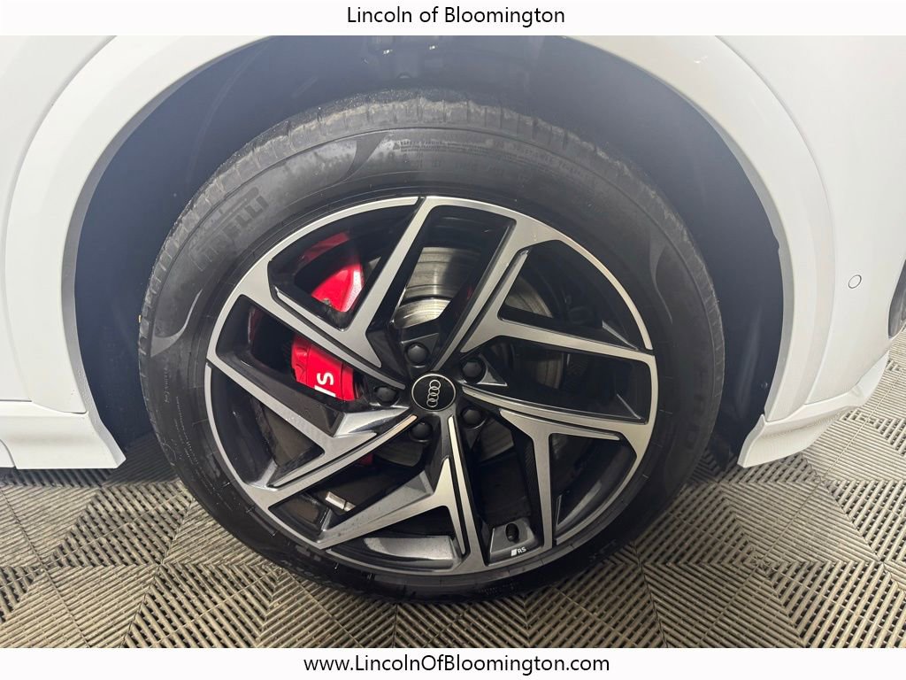 Used 2025 Audi SQ6 e-tron Prestige w/ 21" Black Optic Wheel Package image 12