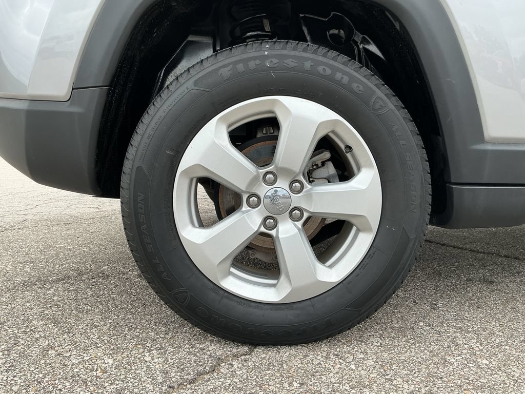 Used 2019 Jeep Compass Latitude AWD/4WD image 11