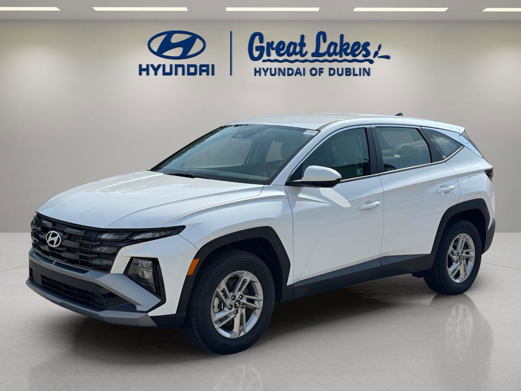 Certified 2025 Hyundai Tucson SE image 1