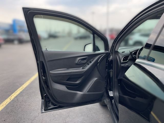 Certified 2019 Chevrolet Trax LT w/ LT Convenience Package image 22