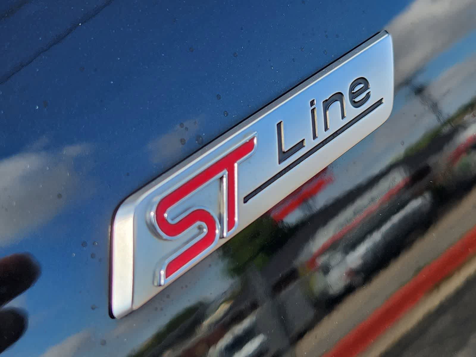 Used 2023 Ford Escape ST-Line Elite w/ Premium Technology Package image 11