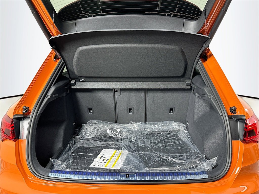 New 2025 Audi Q3 2.0T Premium image 16