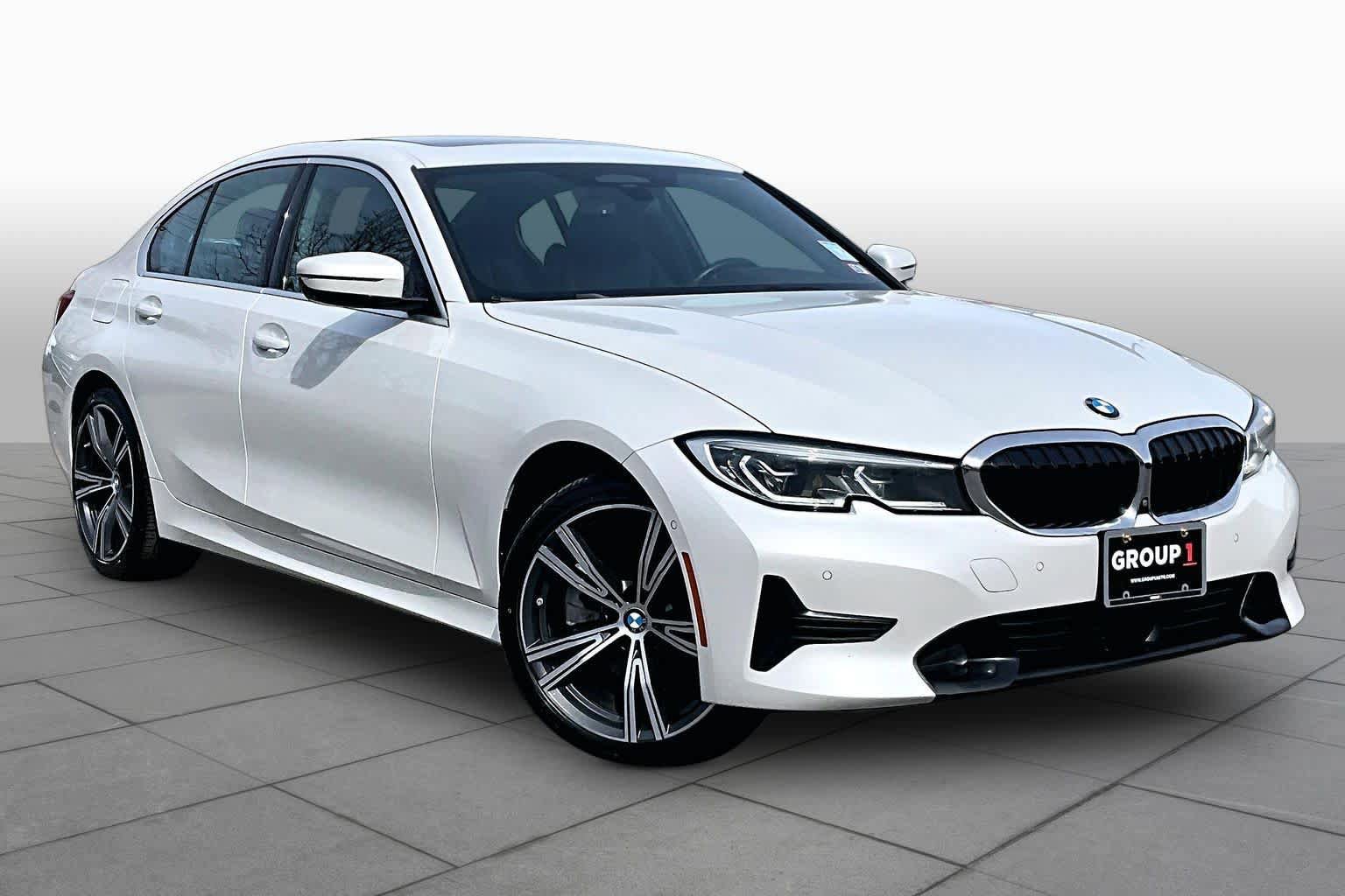 Used 2020 BMW 330i xDrive Sedan w/ Executive Package AWD/4WD image 3