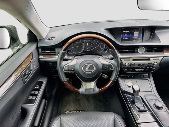 Used 2016 Lexus ES 350 w/ Premium Package w/Wood Trim FWD image 16
