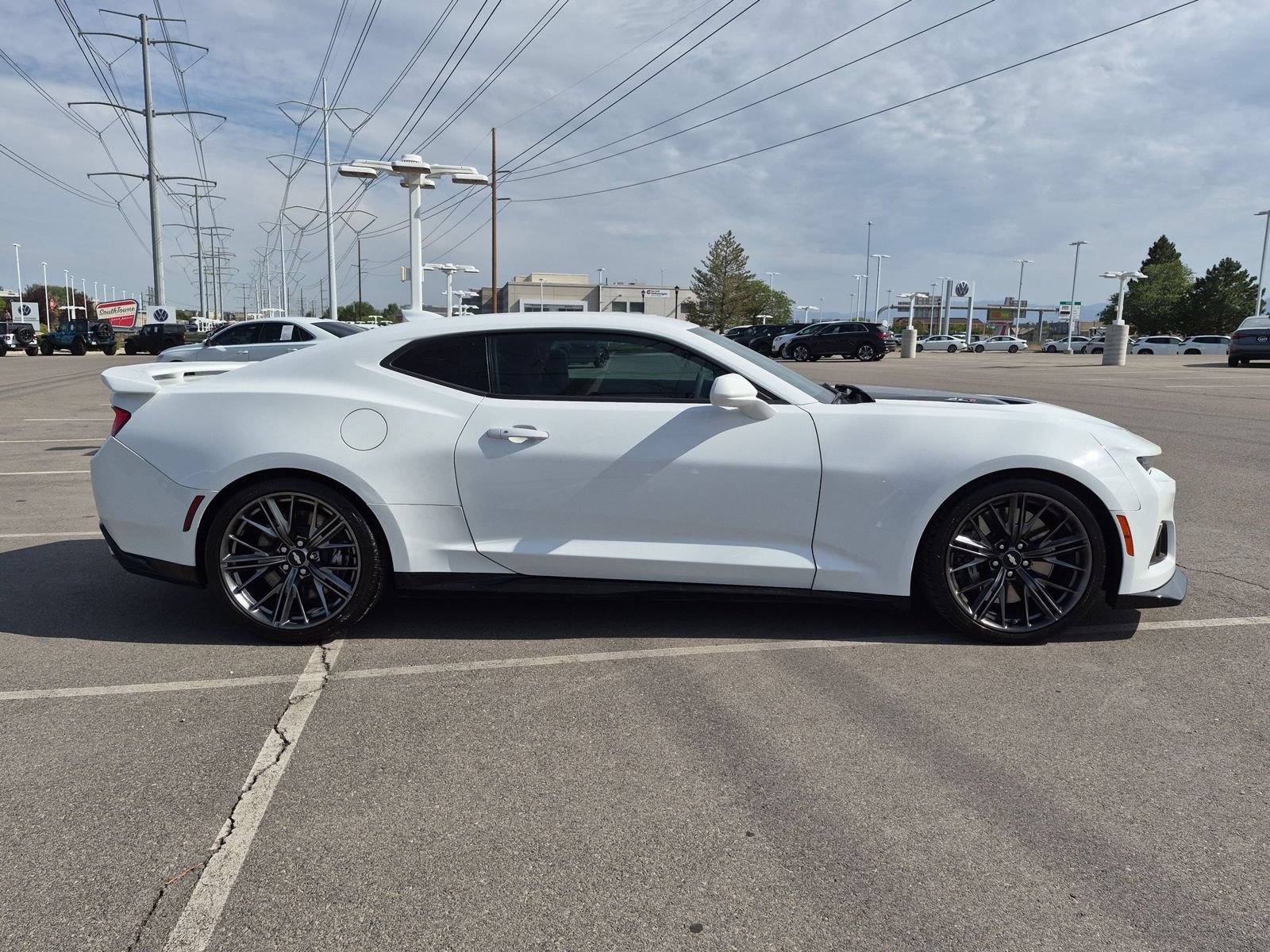 Used 2018 Chevrolet Camaro ZL1 RWD image 2