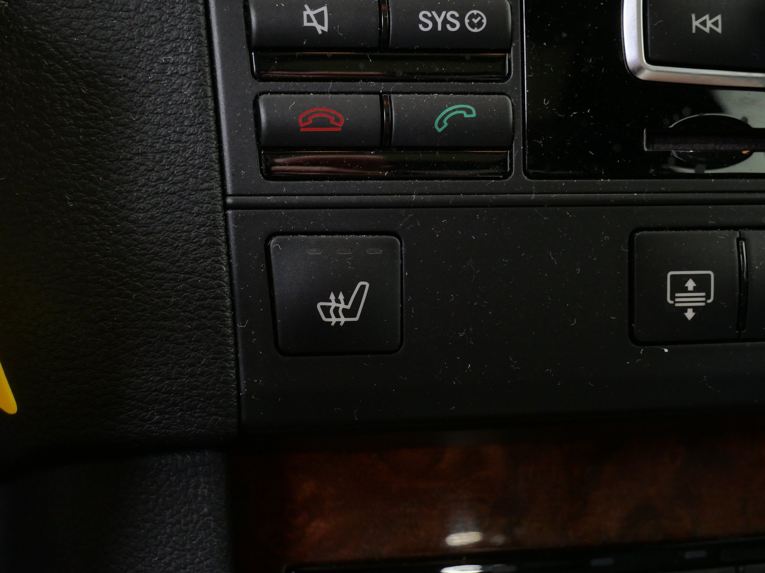 Used 2012 Mercedes-Benz E 350 4MATIC Sedan image 26