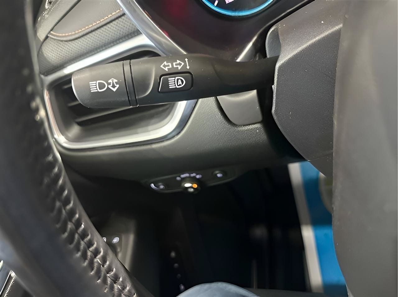 Used 2020 Chevrolet Equinox Premier AWD/4WD image 16