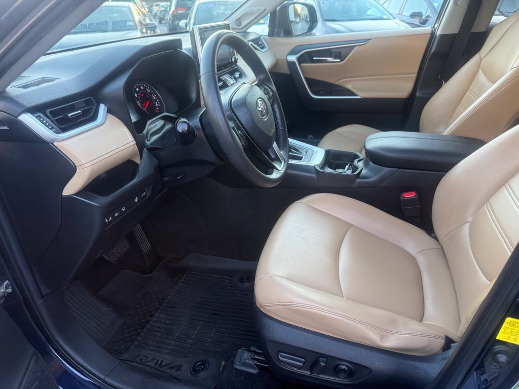 Certified 2021 Toyota RAV4 XLE Premium AWD/4WD image 15