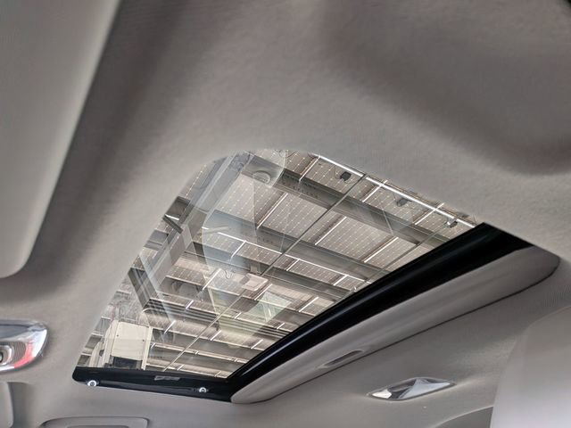 Used 2025 Hyundai Elantra Limited image 28